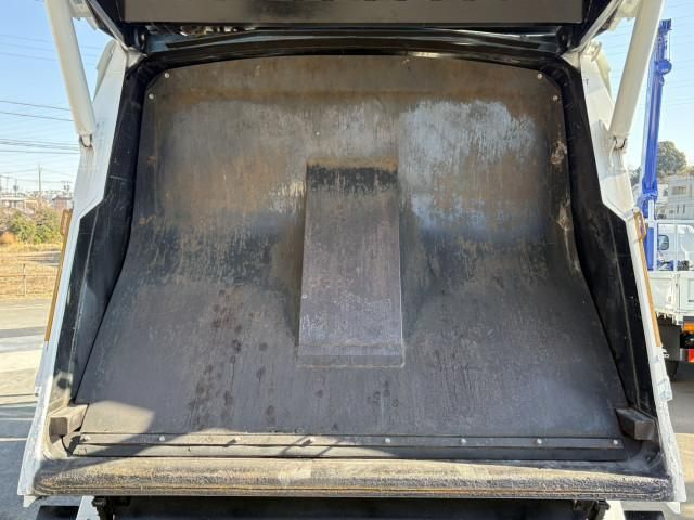 MITSUBISHI CANTER 2015 Image 31