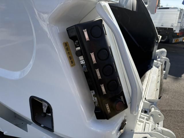 MITSUBISHI CANTER 2015 Image 31