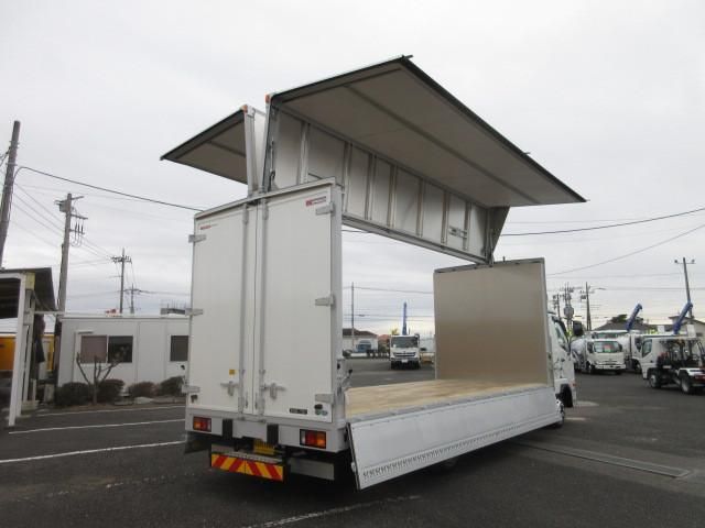 MITSUBISHI FUSOU FIGHTER 2025 Image 31