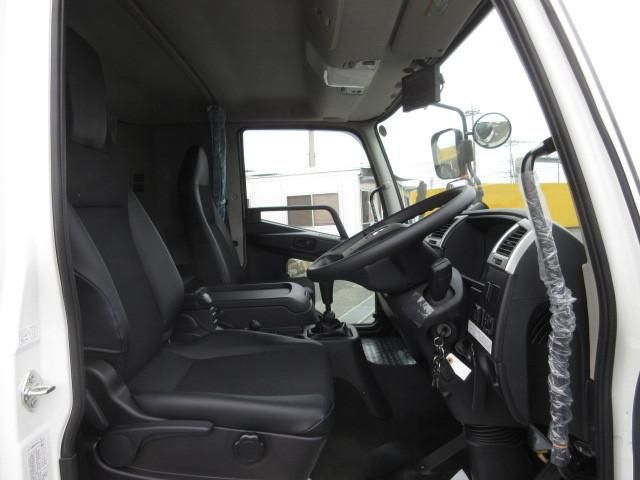 MITSUBISHI FUSOU FIGHTER 2025 Image 31