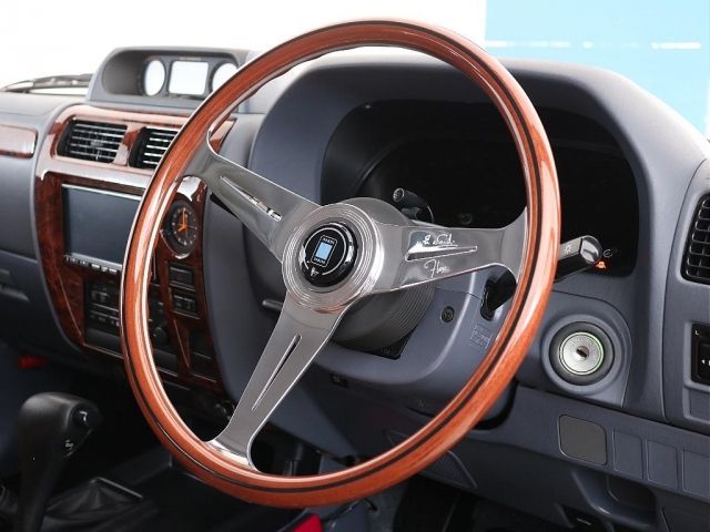 TOYOTA LANDCRUISER PRADO 2000 Image 31