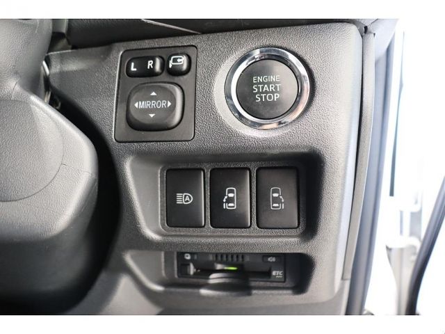 TOYOTA HIACE VAN 2WD 2021 Image 31