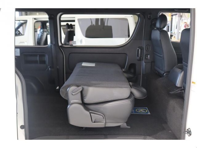 TOYOTA HIACE VAN 2WD 2021 Image 31