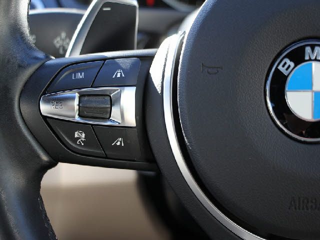 BMW 5SERIES SEDAN 2016 Image 31