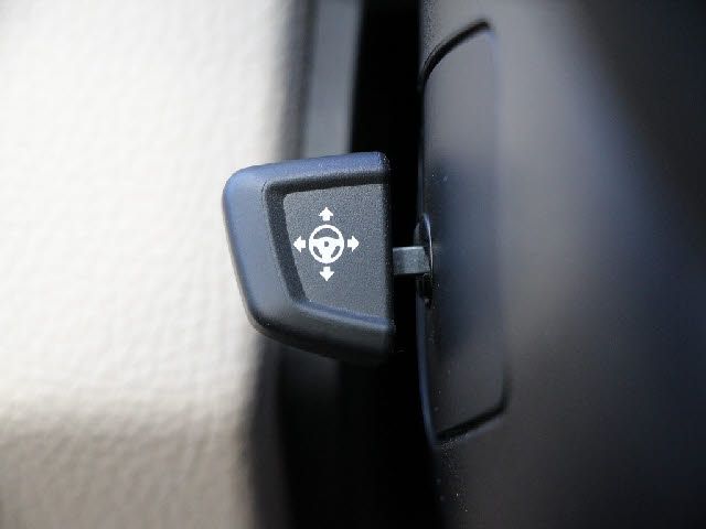 BMW 5SERIES SEDAN 2016 Image 31