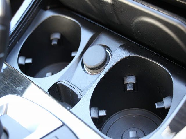 BMW 5SERIES SEDAN 2016 Image 31