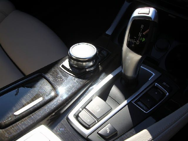 BMW 5SERIES SEDAN 2016 Image 31