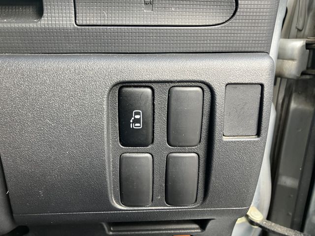 DAIHATSU TANTO CUSTOM 2010 Image 31