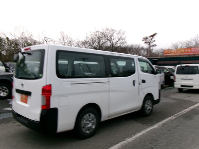 NISSAN NV350 CARAVAN 4WD 2018 Image 31