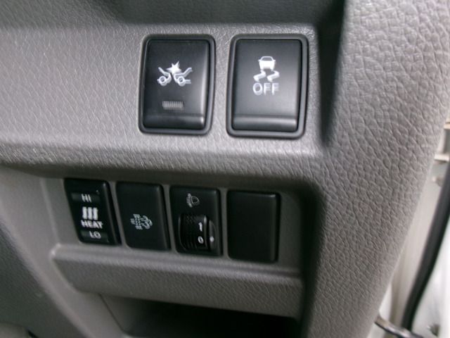 NISSAN NV350 CARAVAN 4WD 2018 Image 31