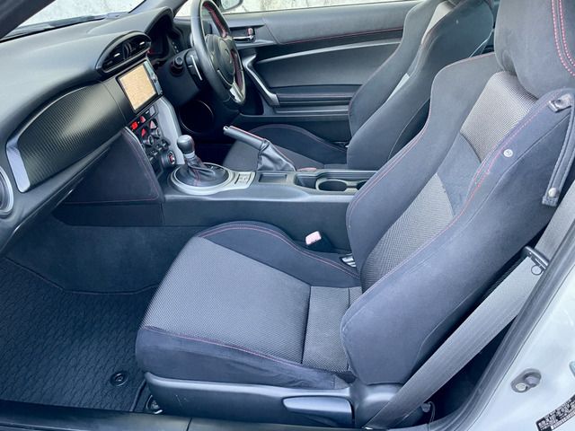 TOYOTA 86 2012 Image 31