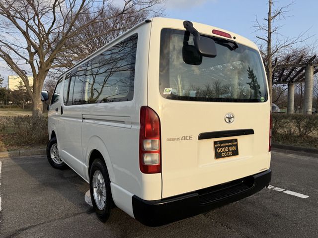 TOYOTA HIACE VAN 4WD 2011 Image 31