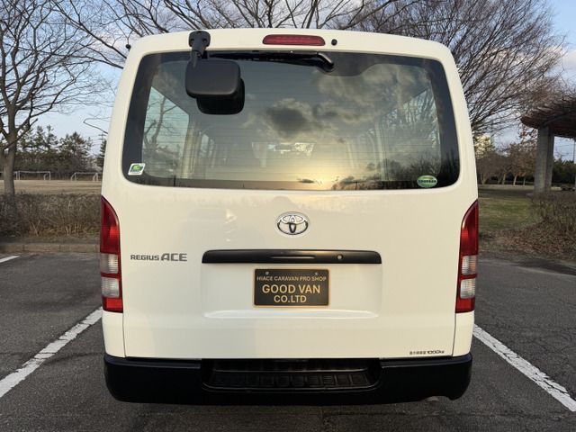 TOYOTA HIACE VAN 4WD 2011 Image 31