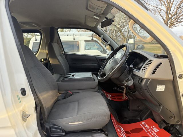 TOYOTA HIACE VAN 4WD 2011 Image 31