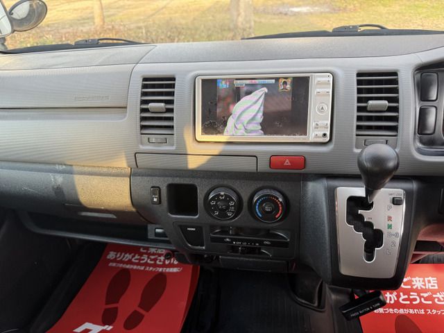 TOYOTA HIACE VAN 4WD 2011 Image 31