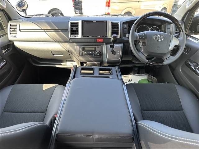 TOYOTA REGIUSACE VAN 4WD 2018 Image 31