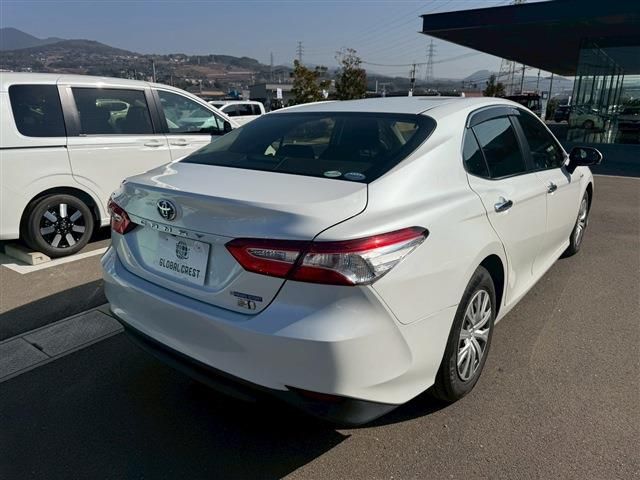 TOYOTA CAMRY HYBRID 2018 Image 31