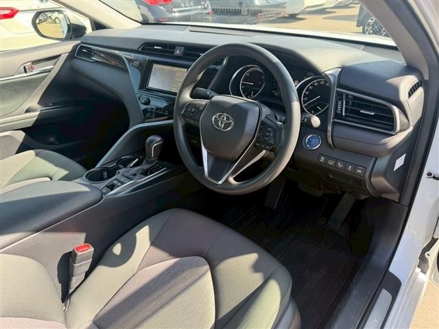 TOYOTA CAMRY HYBRID 2018 Image 31