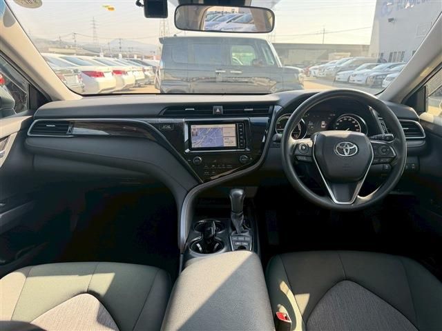 TOYOTA CAMRY HYBRID 2018 Image 31