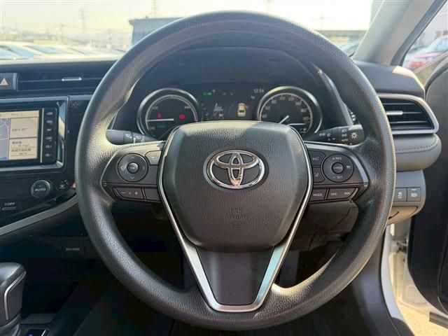 TOYOTA CAMRY HYBRID 2018 Image 31