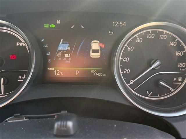 TOYOTA CAMRY HYBRID 2018 Image 31