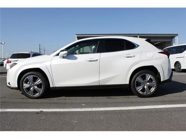 TOYOTA LEXUS UX200 2022 Image 31