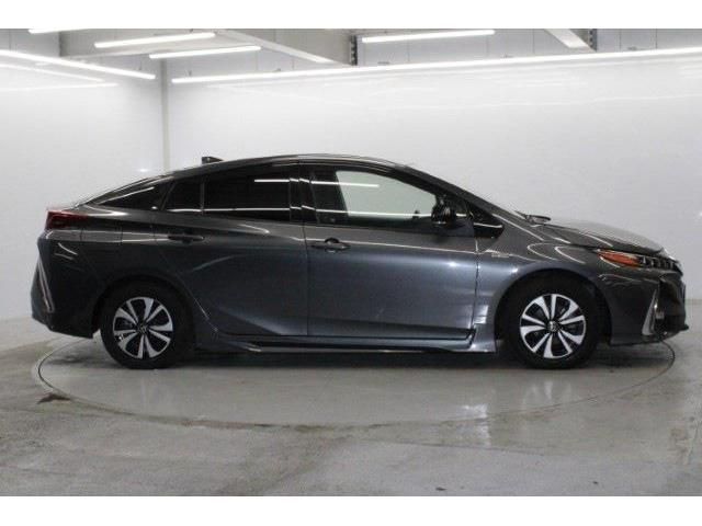 TOYOTA PRIUS PHV 2017 Image 31