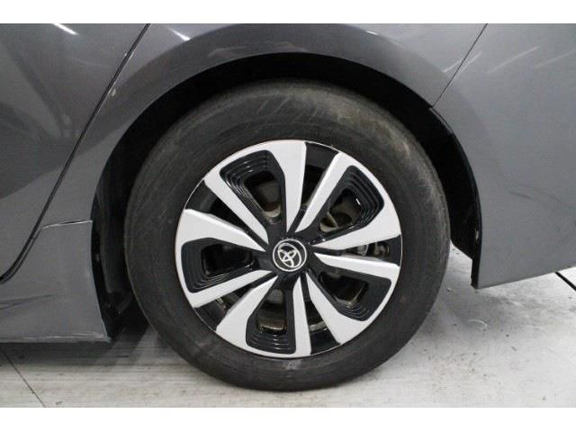 TOYOTA PRIUS PHV 2017 Image 31