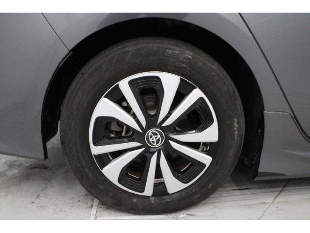 TOYOTA PRIUS PHV 2017 Image 31