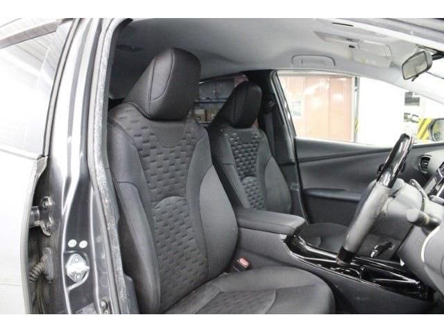 TOYOTA PRIUS PHV 2017 Image 31