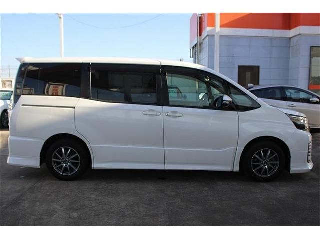 TOYOTA VOXY 2015 Image 31