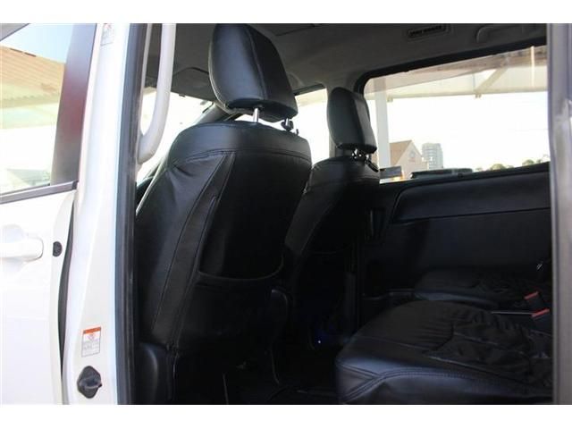 TOYOTA VOXY 2015 Image 31