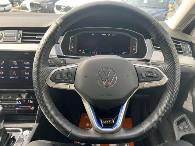 VOLKSWAGEN PASSAT GT 2022 Image 31