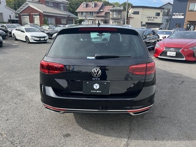 VOLKSWAGEN PASSAT GT 2022 Image 31
