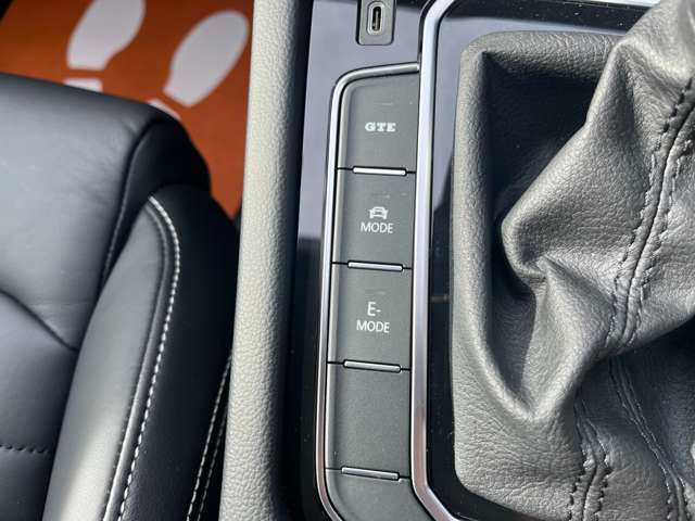 VOLKSWAGEN PASSAT GT 2022 Image 31