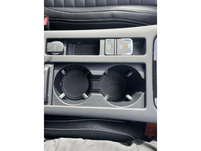 VOLKSWAGEN PASSAT GT 2022 Image 31