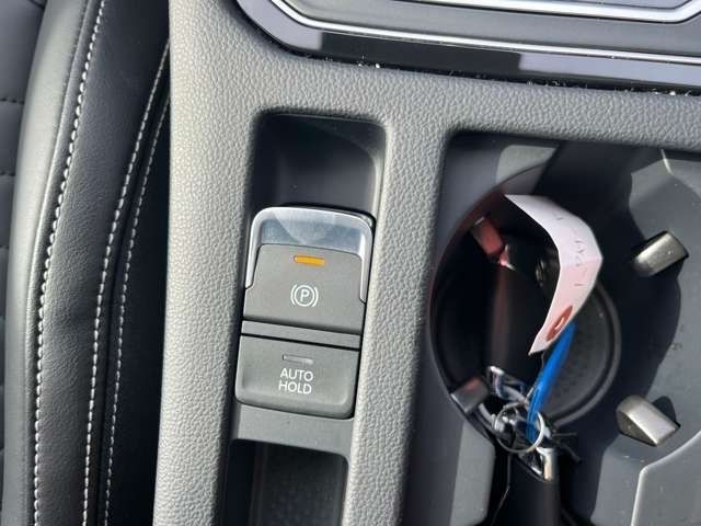 VOLKSWAGEN PASSAT GT 2022 Image 31