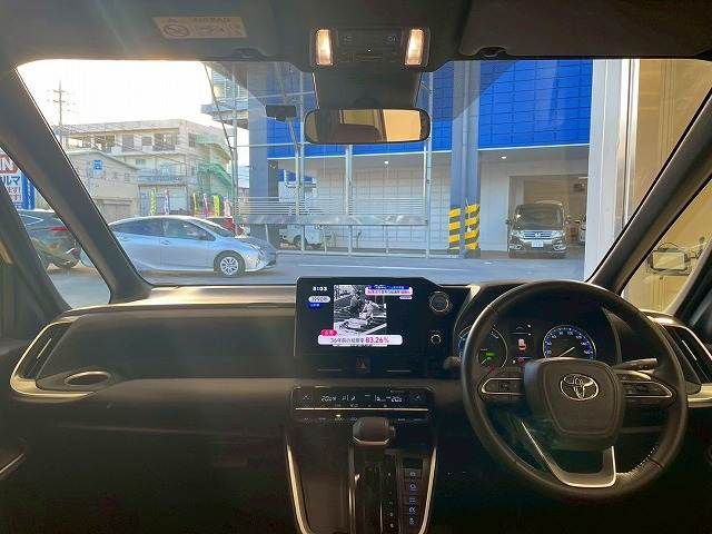 TOYOTA VOXY HYBRID 2023 Image 31