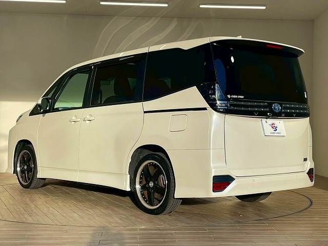 TOYOTA VOXY HYBRID 2023 Image 31