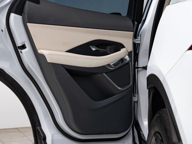 JAGUAR E-PACE 2018 Image 31