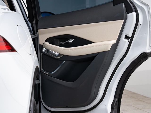 JAGUAR E-PACE 2018 Image 31