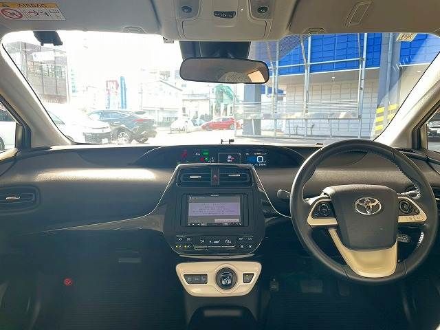 TOYOTA PRIUS 2018 Image 31