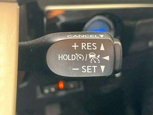 TOYOTA PRIUS 2018 Image 31