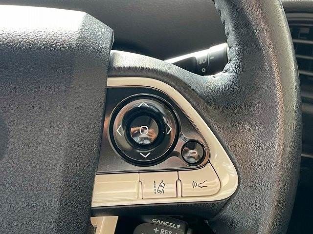 TOYOTA PRIUS 2018 Image 31