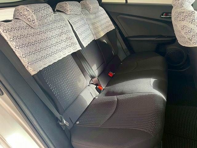 TOYOTA PRIUS 2018 Image 31