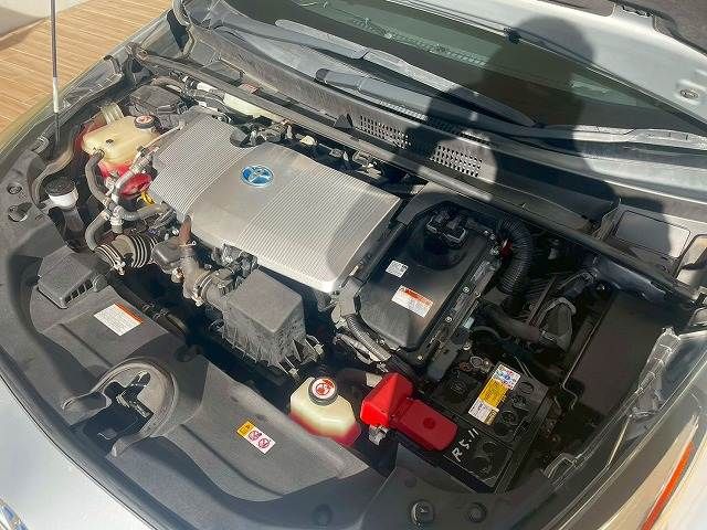 TOYOTA PRIUS 2018 Image 31