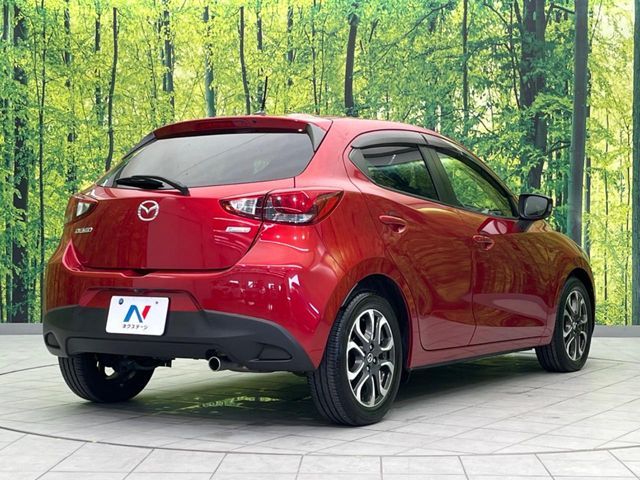 MAZDA DEMIO 2014 Image 31