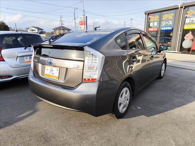 TOYOTA PRIUS 2011 Image 31