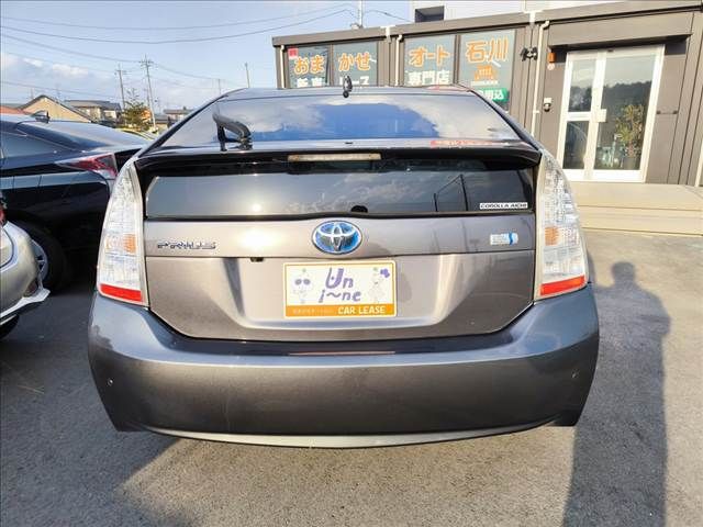 TOYOTA PRIUS 2011 Image 31