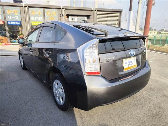 TOYOTA PRIUS 2011 Image 31